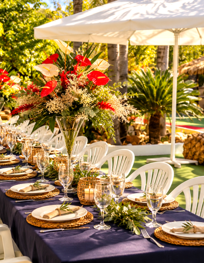 Banquete tropical elegante al aire libre